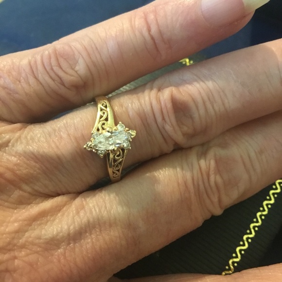 14k Yellow Gold Marquise Diamond Ring - Picture 15 of 16